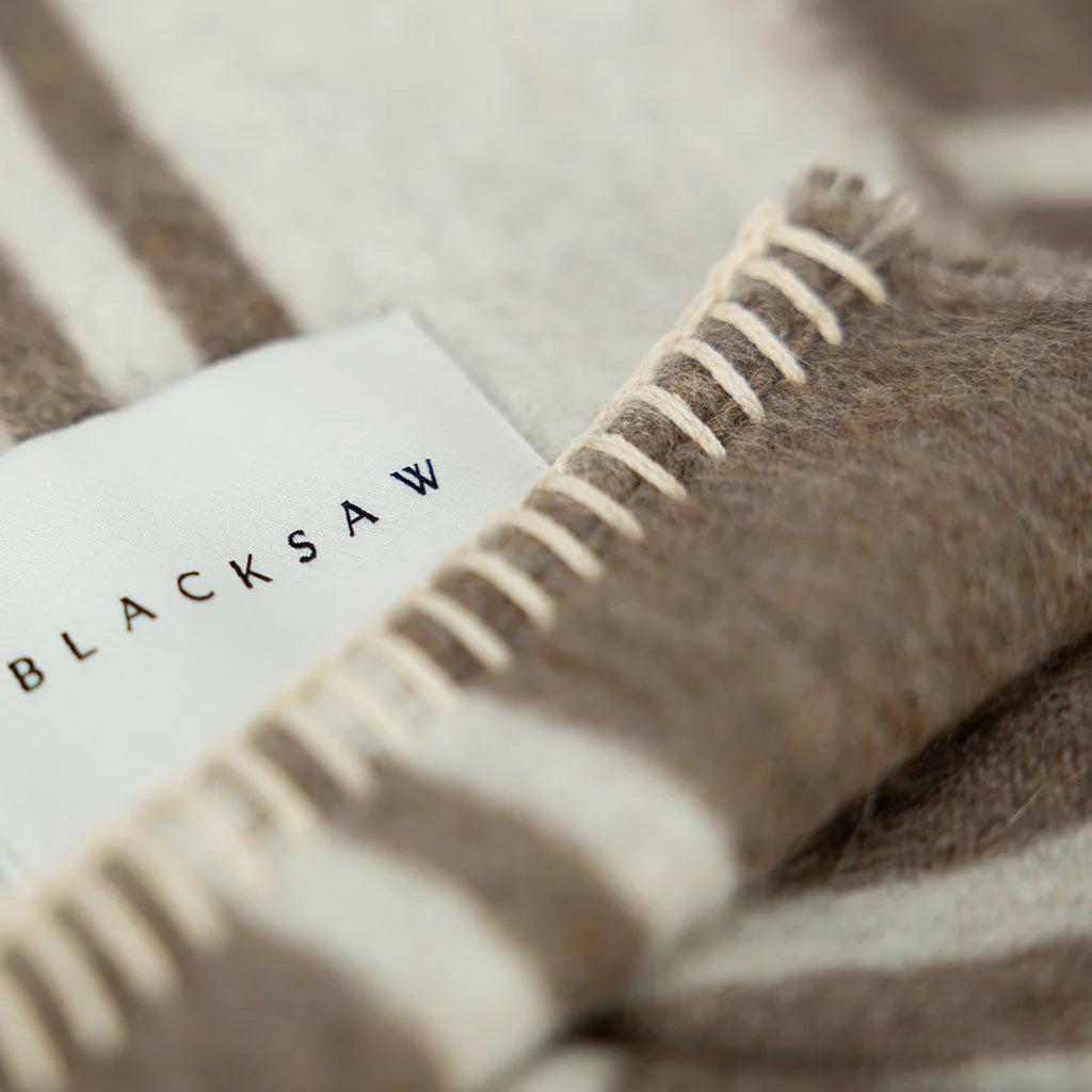 Straits Reversible Throw (Ivory/Cacao)