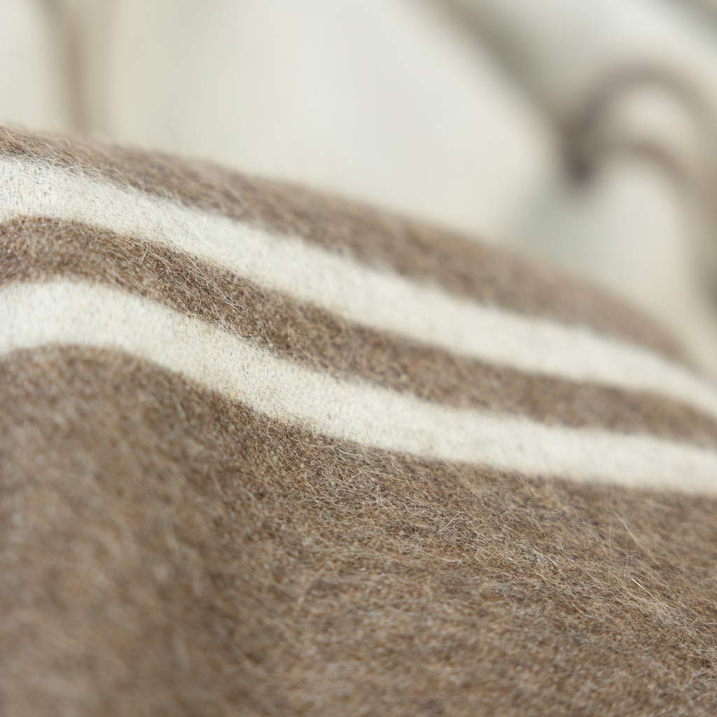 Straits Reversible Throw (Ivory/Cacao)