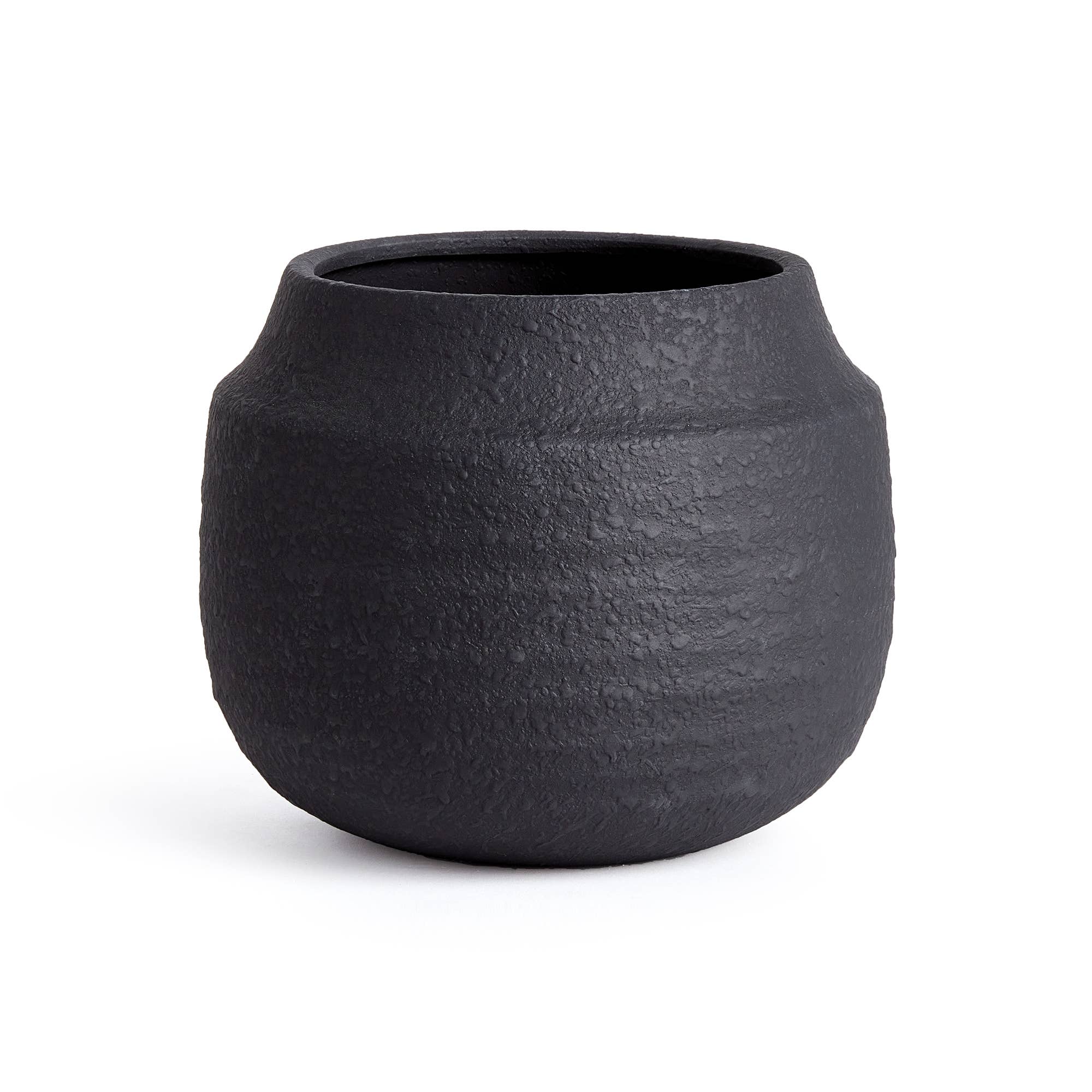 Geena Cachepot, Black